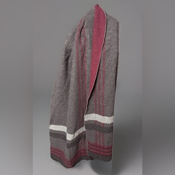 Club Room 100% Silk Scarf Gray Burgundy Black Striped Fringe Men’s Winter Wrap - Picture 1 of 3